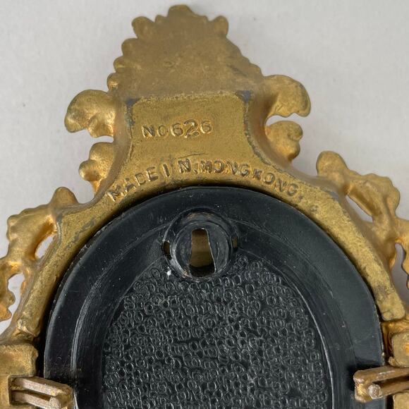 Vintage Ornate Hong Kong molded plastic framed portraits, wall art set of 3 - Picture 3 of 15